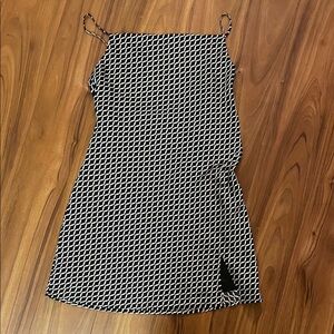 Isalis Black and White Patterned Dress